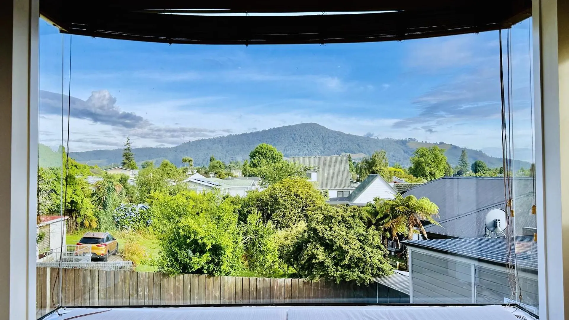 Spacious Retreat With Mountain View Rotorua