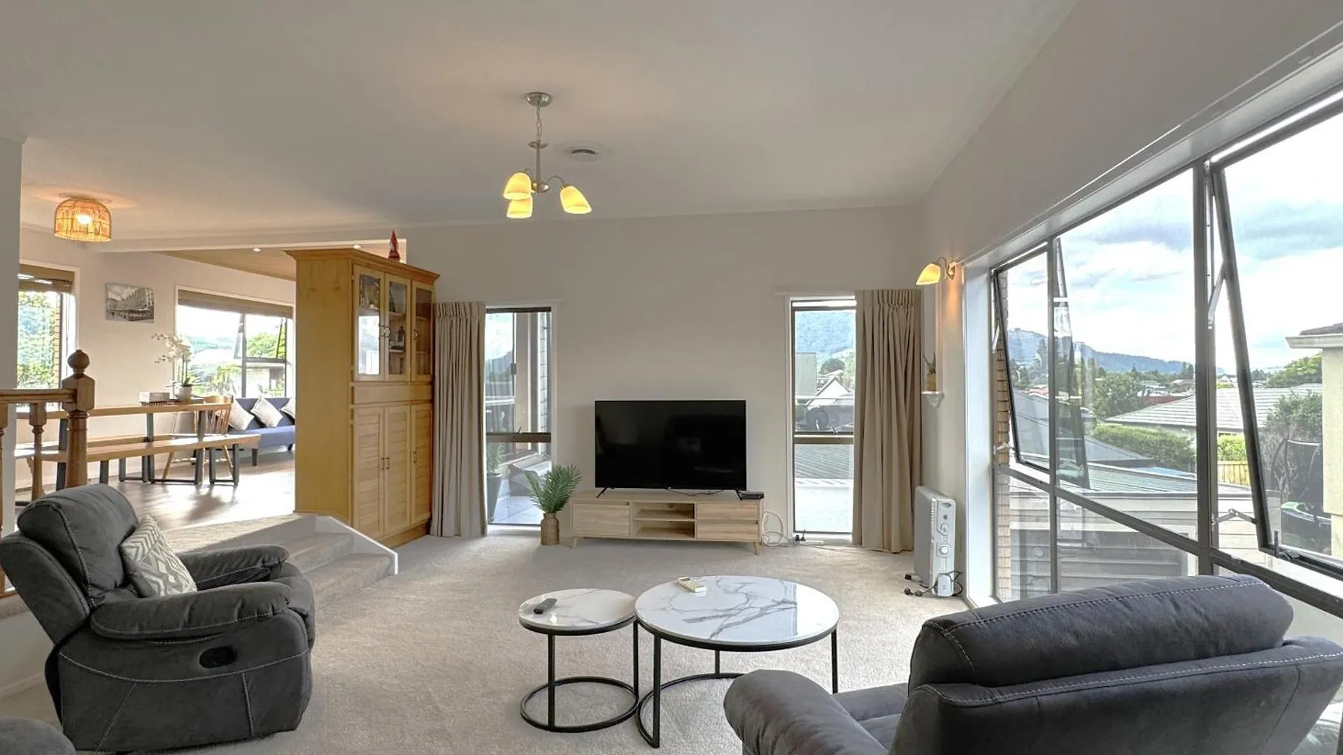 Spacious Retreat With Mountain View Rotorua