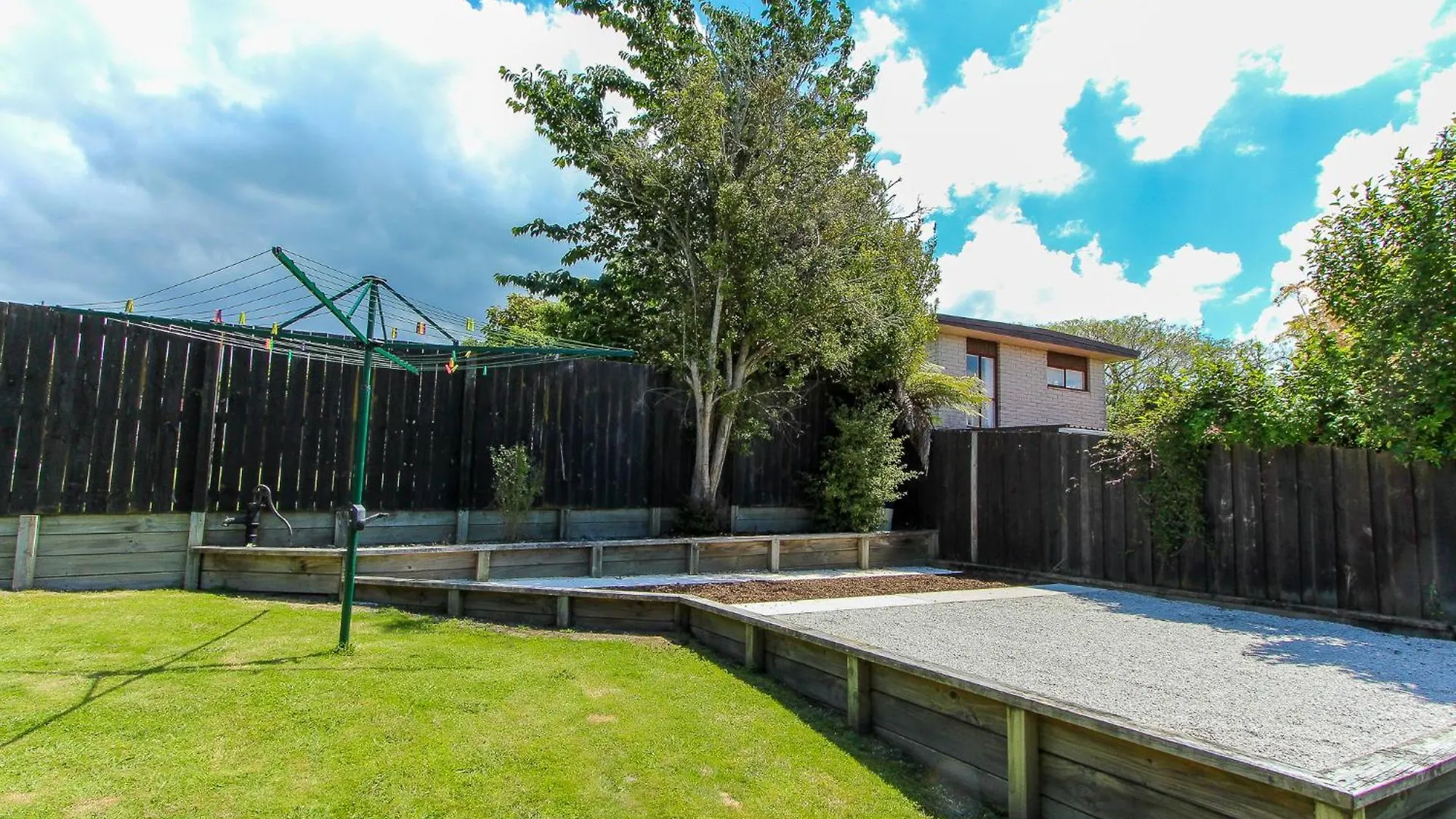 Spacious Retreat With Mountain View Rotorua