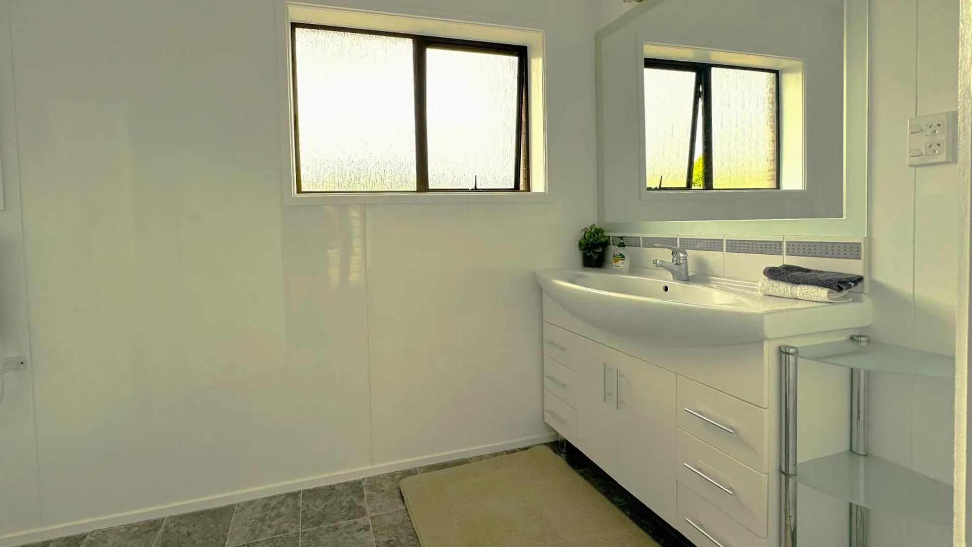 Holiday home Spacious Retreat With Mountain View Rotorua